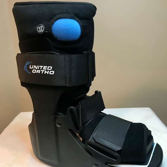 United Ortho Air Stabilizer Boot - Picture 1 of 4